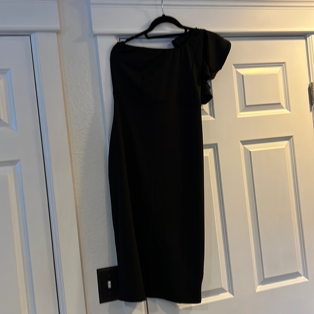 Women’s ruffle one shoulder bodycon dress